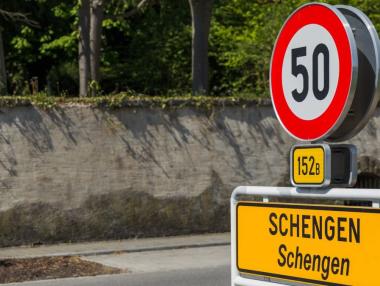 Вечерни новини: България официално влиза в Шенген; „Ивкони Експрес“ иска да вози пътници по две жп линии