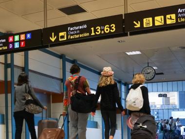 ЕС променя правилата за пътуващите със самолет