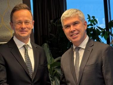 Унгария иска да е посредник при плащането за транзита на руски газ през България