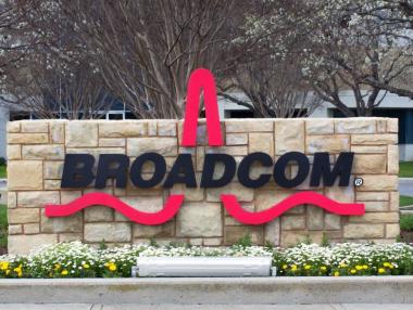 Пътят на Broadcom до компания за $1 трлн. и ролята на Тръмп