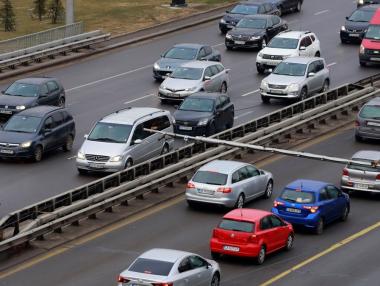 ГЕРБ и ПП-ДБ се надпреварват да променят Закона за движение по пътищата