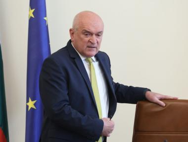 Главчев прехвърли на „предишните“ вината за колосалните разходи в Бюджет 2025