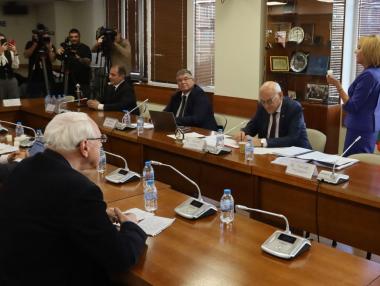 Цената на тока за бита в България скача извънредно с 9%