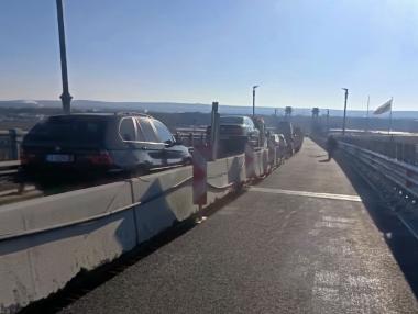 Движението по „Дунав мост“ при Русе се възстановява за кратко