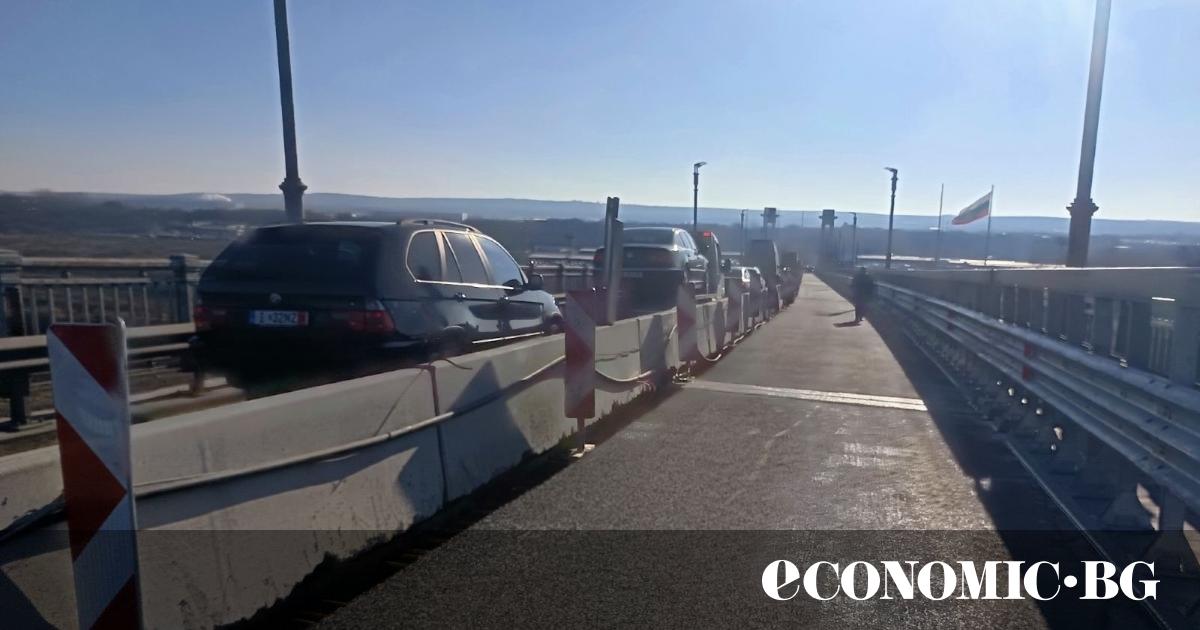 Ремонтът на Дунав мост“ при Русе спира за кратко. Движението