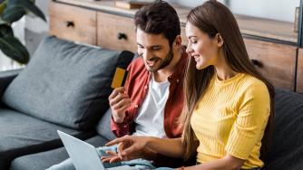 Какво поръчваха българите онлайн през 2024 г.?