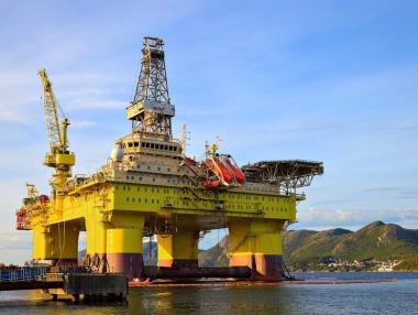 Европейските енергийни компании загърбват възобновяемите източници