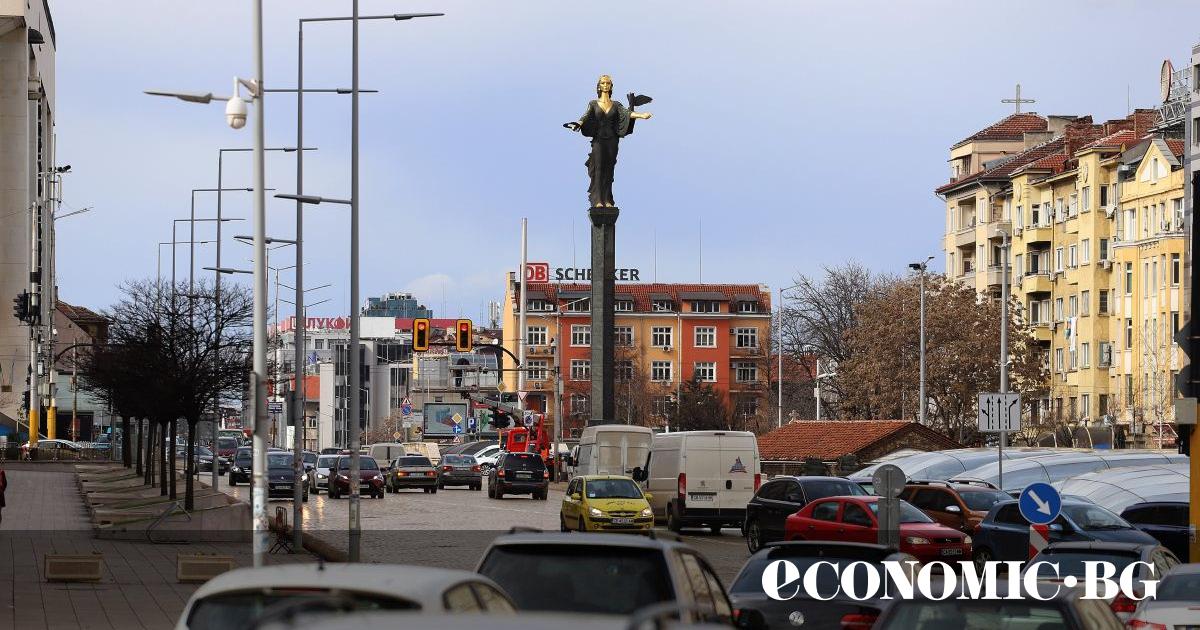 Пътното движение по бул. Цар Освободител“ в участъка между ул.