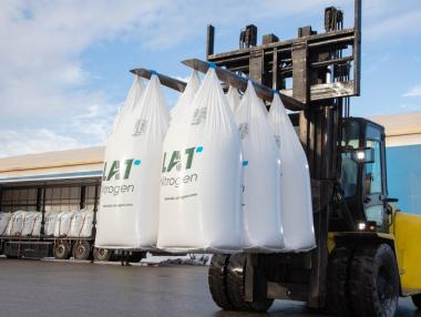 „ЛАТ Найтроджен“ инсталира поточна линия за пакетиране на торове в Лом