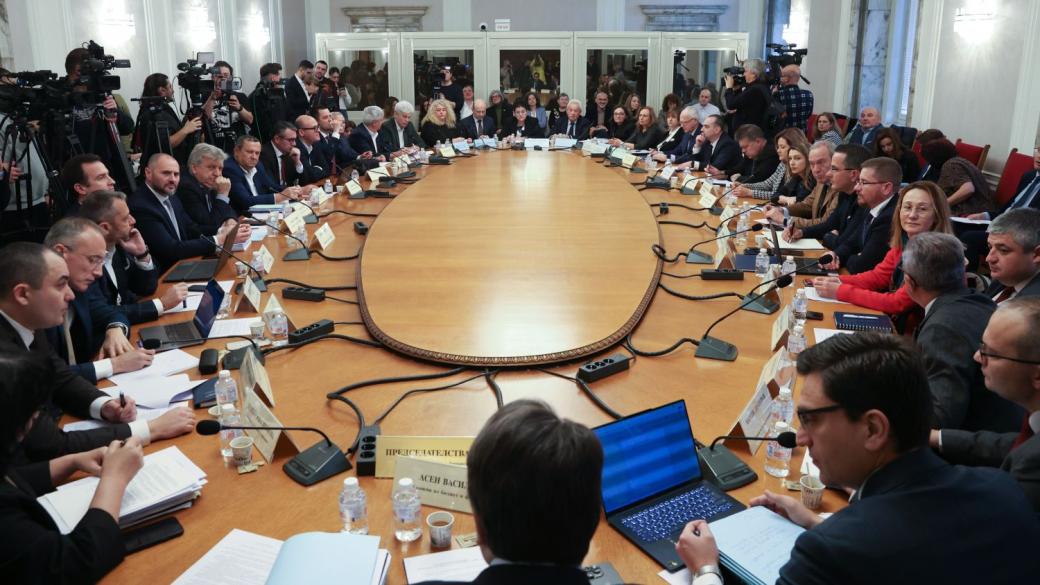 Бюджетната комисия временно закърпи положението до приемането на Бюджет 2025