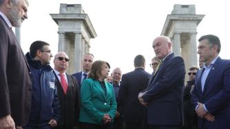 Властта обеща да се справи с опашките на „Дунав мост“ при Русе