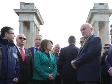 Властта обеща да се справи с опашките на „Дунав мост“ при Русе