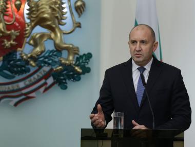 Президентът връчва мандата за правителство