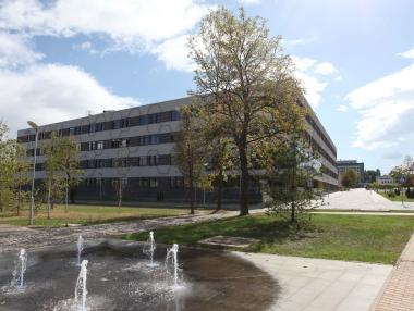 Главчев настани „бездомната“ Агенция за инвестиции в София Тех Парк