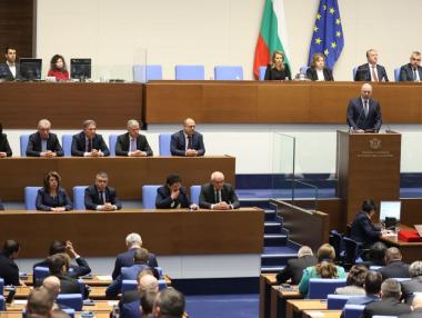 България официално има редовно правителство