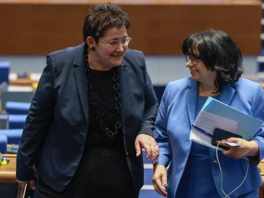 България може да поиска извънреден доклад за еврото до края на януари