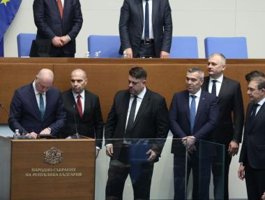 Има ли път напред за новото правителство?