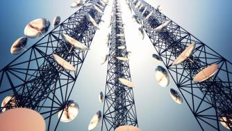 „Абсурдно, некомпетентно и опасно“: Телекомите за искането за отнемане на лиценза им