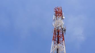 КРС отказа да отнеме лицензите на телекомите