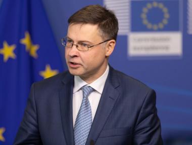 ЕС ще отговори „пропорционално“ на американските мита