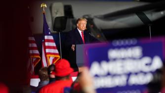 Тръмп и технологични лидери обявиха $500 млрд. инвестиции в AI