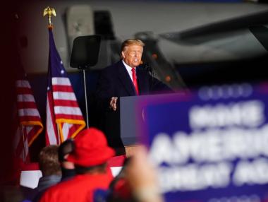 Тръмп и технологични лидери обявиха $500 млрд. инвестиции в AI