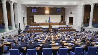 Депутатите лишиха гуверньора на БНБ от възможността да е служебен премиер