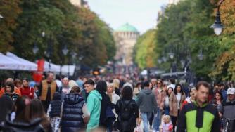 Вечерни новини: Ваучерите за храна са блокирани; Колко струва „нормалният“ живот в България?