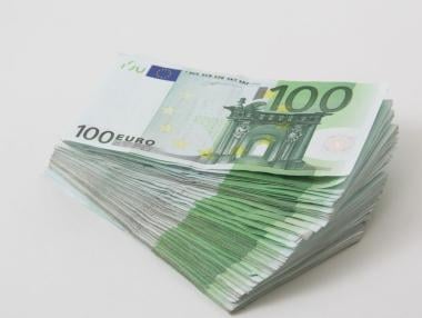 Между еврото и бюджета: с какво започна новото правителство