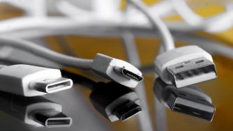 Какви са ползите от универсалното зарядно устройство USB-C за потребителите?