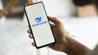 Какво представлява DeepSeek и защо предизвиква шок в света на изкуствения интелект?