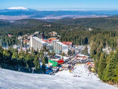 How much does it cost to be a ski instructor in Bulgaria?