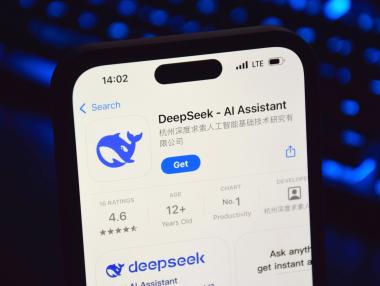 Защо навсякъде по света започнаха да забраняват китайския AI DeepSeek?