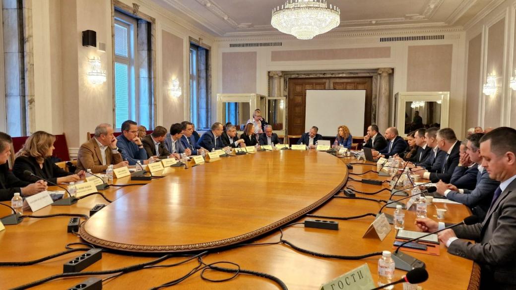 The Budget Committee postponed the requirement for companies to submit ESG reports