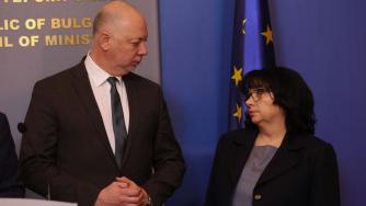 „Добра новина“: България кърпи дефицита с военни пари от Дания