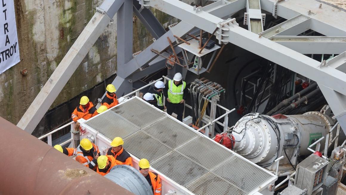 Галерия :: Снимка 1 :: „Къртицата“ започна да копае за столичното метро до „Слатина“ (галерия)}
