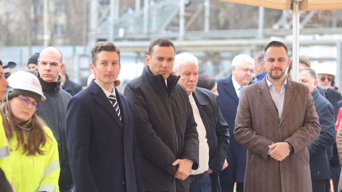 Галерия :: Снимка 5 :: „Къртицата“ започна да копае за столичното метро до „Слатина“ (галерия)}