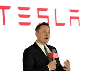 Мъск обеща да направи Tesla велика отново и инвеститорите се вързаха – засега
