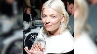 Кой стои зад визиите на Оскарите на червения килим?