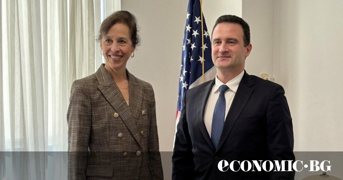 Енергийният министър Жечо Станков реши да направи първа копка на част