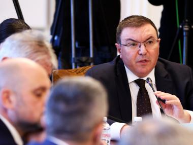 Забраната на вейповете в България скоростно мина в комисия