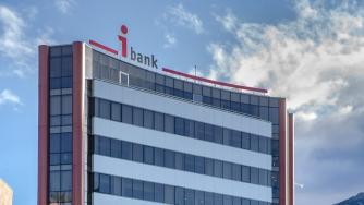 iBank трансформира финансовите си центрове с иновативни технологии