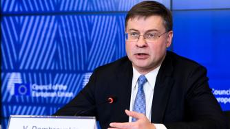 Домбровскис: България още има шанс за еврото от 2026 г., но трябва да се потруди