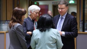 Вечерни новини: За Домбровскис еврото в България е възможно от 2026 г.; Летище София с ново име