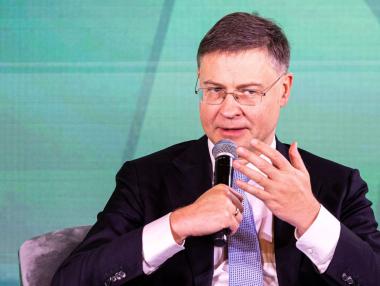 ЕК бърза с изваждането на разходите за отбрана от дефицита