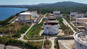 Държавата не иска да национализира „Лукойл Нефтохим“