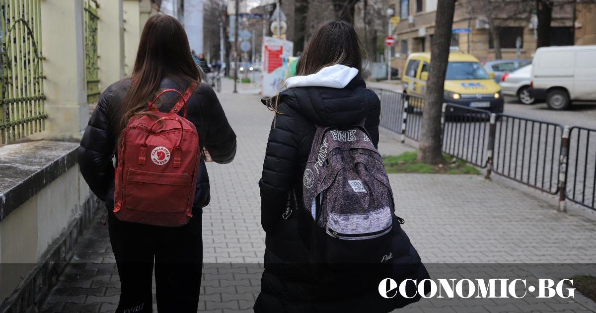 Образование в криза: Високи заплати за учителите, ниски резултати за