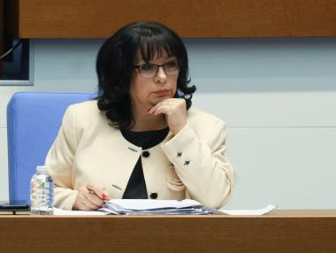 Кои са министерствата с между 60 и 100% увеличени разходи за 2025 г. (графики)