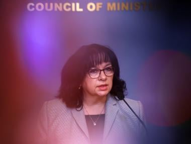 Новините от седмицата: Петкова разчита на феноменални приходи; Какво става с IT пазара