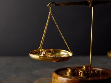 По колко злато се пада на всеки човек по света? (графика)